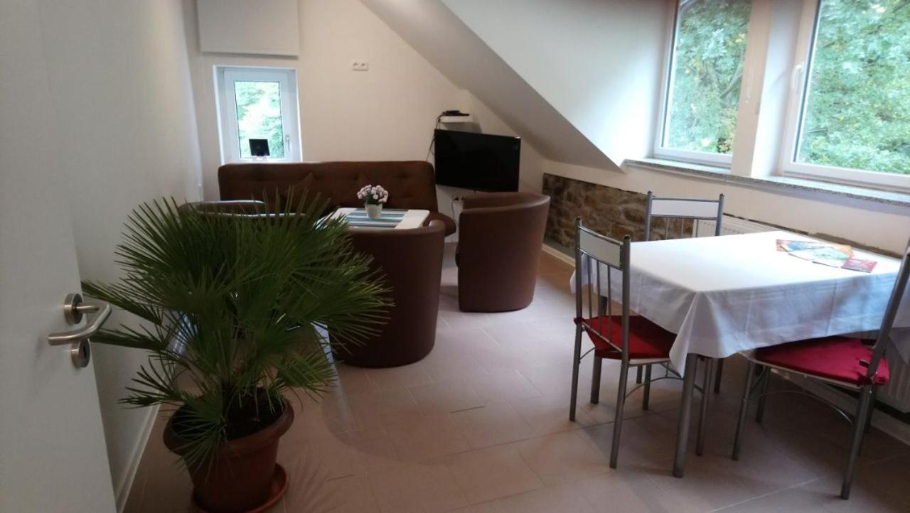 האטינגן Gasthaus Und Hotel An Der Kost מראה חיצוני תמונה