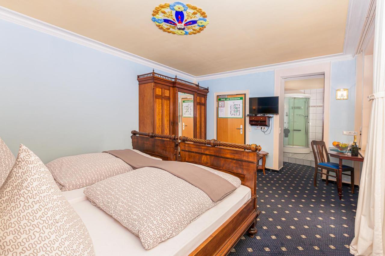 האטינגן Gasthaus Und Hotel An Der Kost מראה חיצוני תמונה