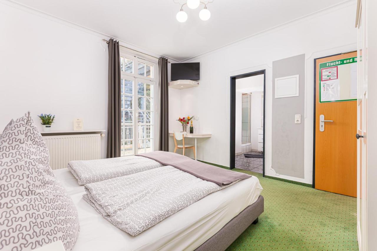 האטינגן Gasthaus Und Hotel An Der Kost מראה חיצוני תמונה
