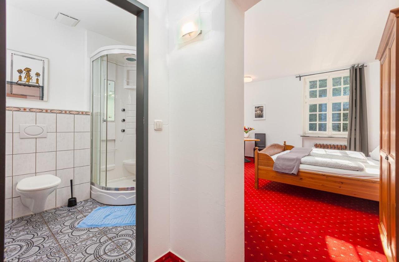 האטינגן Gasthaus Und Hotel An Der Kost מראה חיצוני תמונה